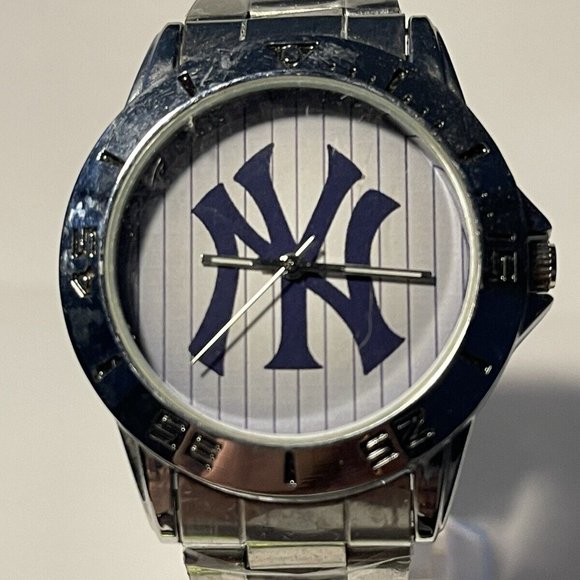 NEW YORK YANKEES MLB Casual Stainless Wristwatch -WHITE !!!NEW!!! - Picture 1 of 9